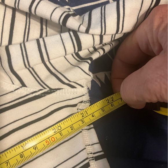 Lululemon “Back in Action” long sleeve black & white - Picture 10 of 12